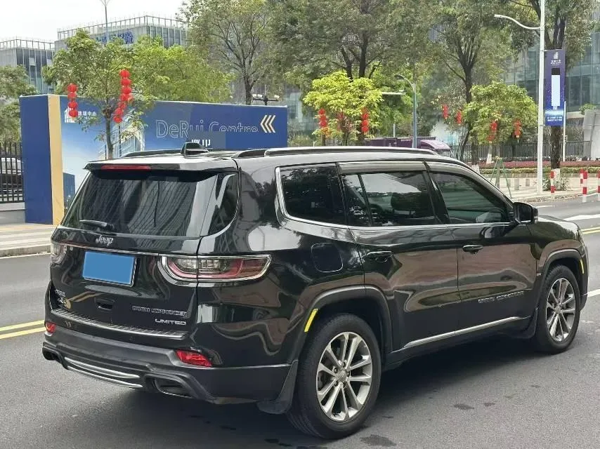 2018 Jeep Grand Commander 2.0T 265HP L4 9AT,autocango,china used car exporter,china ev exporter,chinese used car exporter,chinese used ev exporter