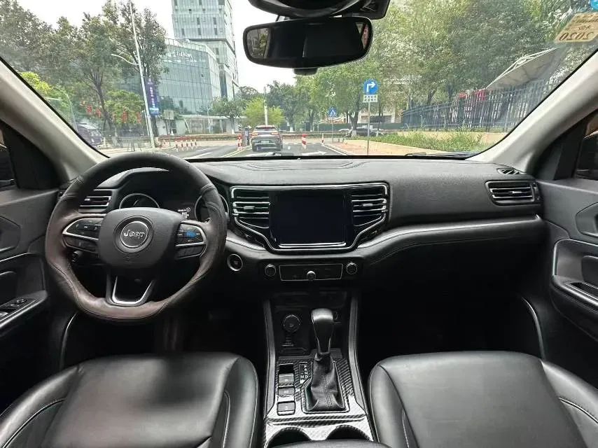 2018 Jeep Grand Commander 2.0T 265HP L4 9AT,autocango,china used car exporter,china ev exporter,chinese used car exporter,chinese used ev exporter