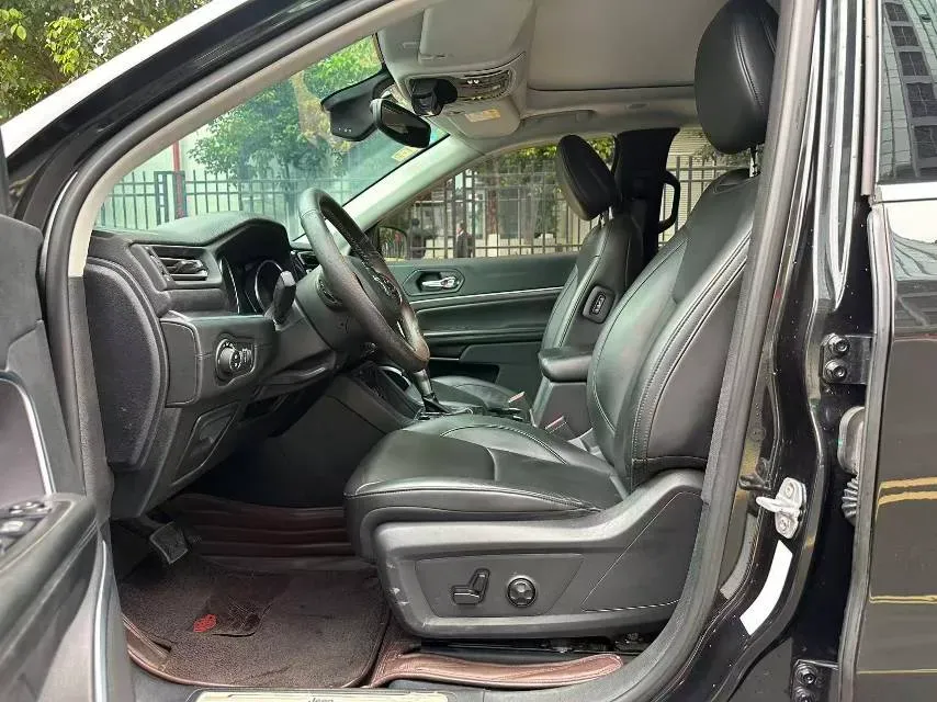 2018 Jeep Grand Commander 2.0T 265HP L4 9AT,autocango,china used car exporter,china ev exporter,chinese used car exporter,chinese used ev exporter