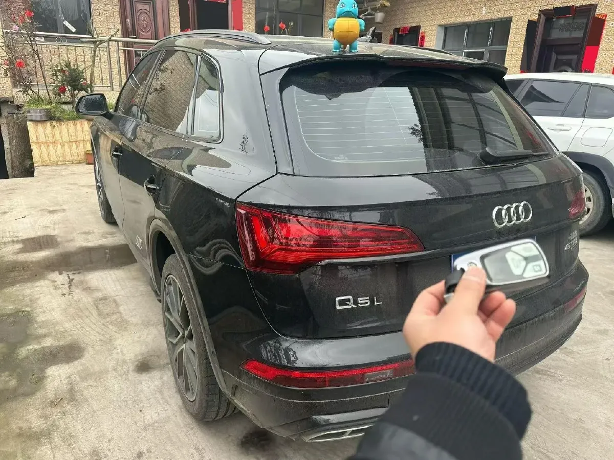 2025 Audi Q5L 2.0T 245HP L4 7DCT,autocango,china used car exporter,china ev exporter,chinese used car exporter,chinese used ev exporter