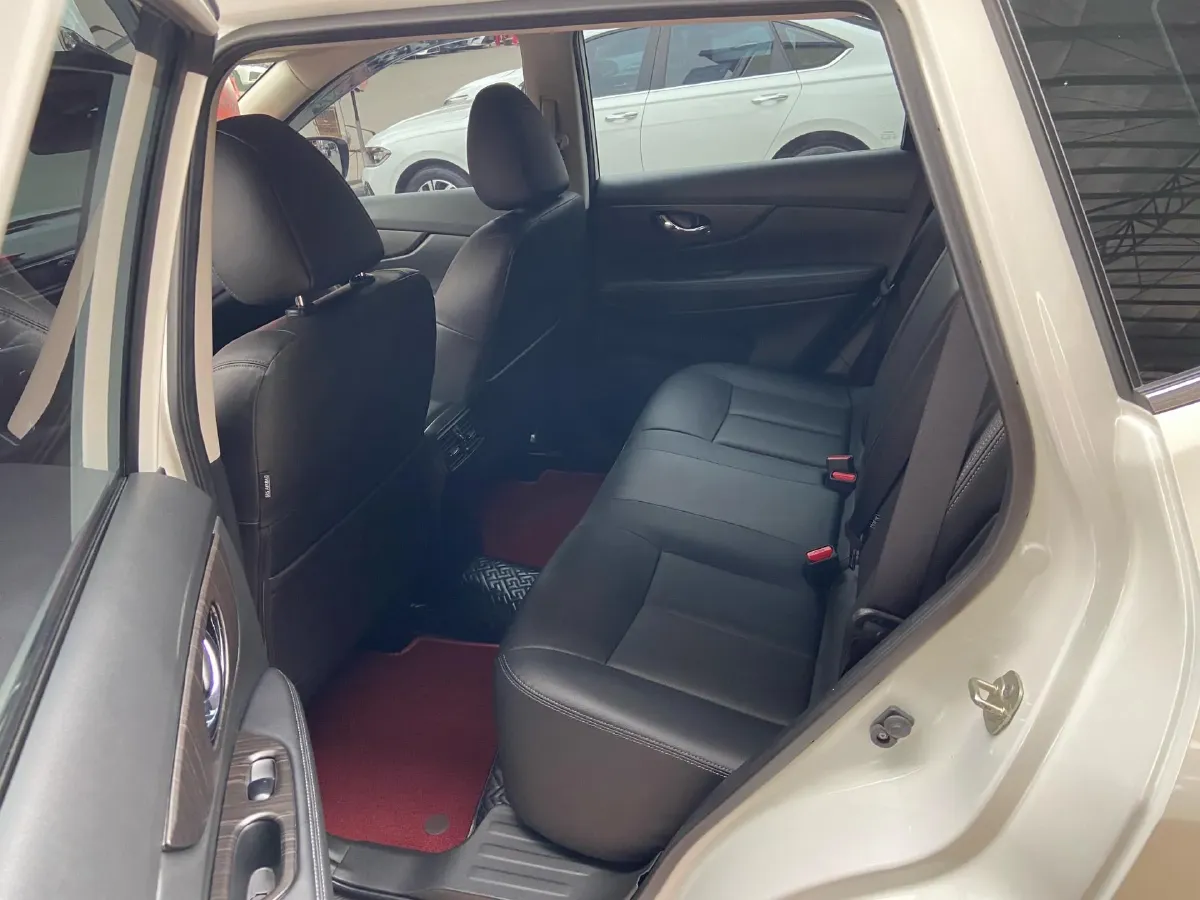 2023 Nissan X-Trail 2.0L 151HP L4 CVT,autocango,china used car exporter,china ev exporter,chinese used car exporter,chinese used ev exporter