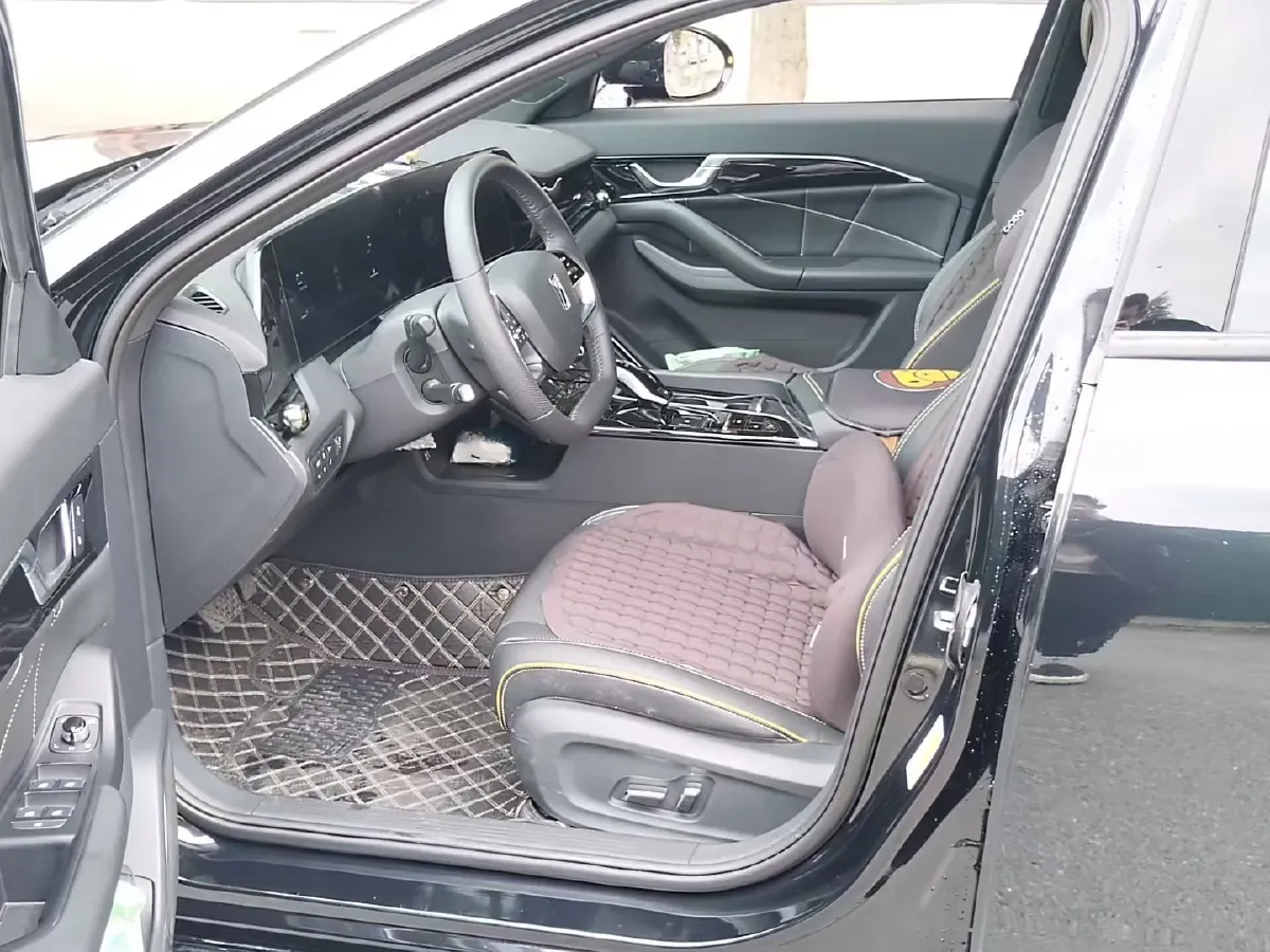 2022 Bestune B70S 1.5T 169HP L4 7DCT,autocango,china used car exporter,china ev exporter,chinese used car exporter,chinese used ev exporter