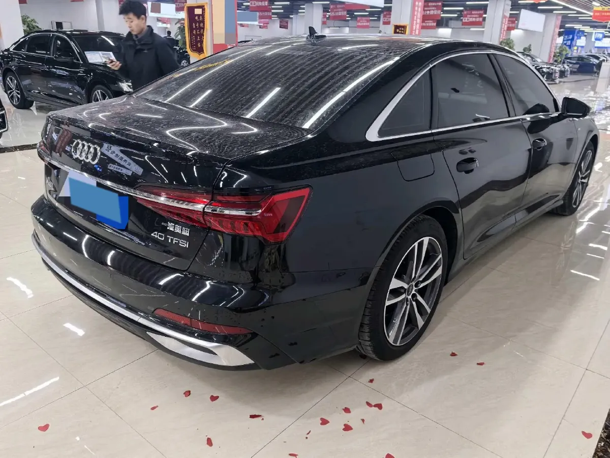 2025 Audi A6L 2.0T 190HP L4 7DCT,autocango,china used car exporter,china ev exporter,chinese used car exporter,chinese used ev exporter