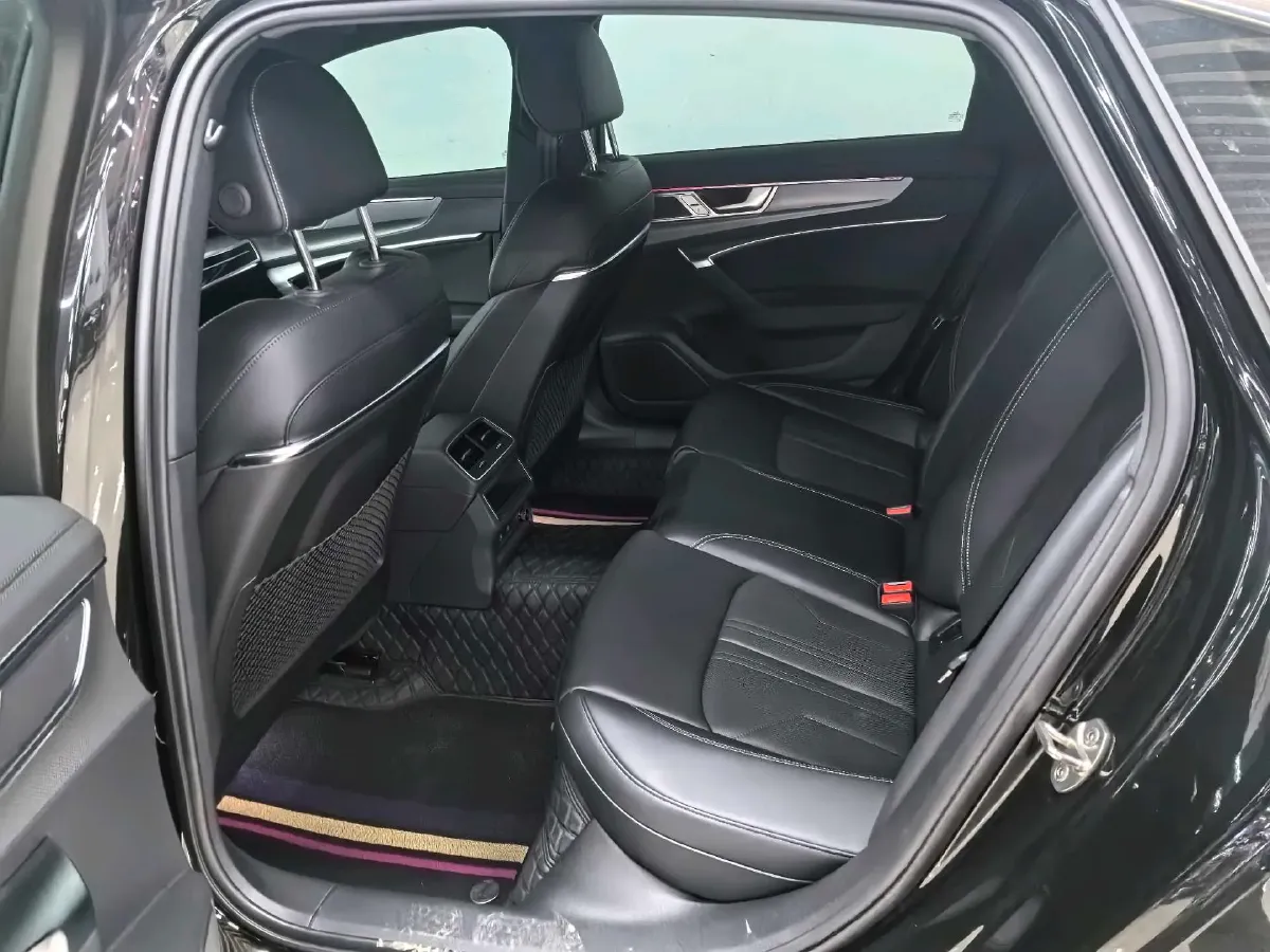 2025 Audi A6L 2.0T 190HP L4 7DCT,autocango,china used car exporter,china ev exporter,chinese used car exporter,chinese used ev exporter