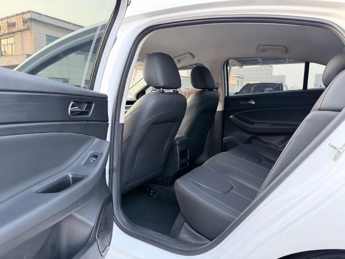 2021 Chery Arrizo 5 1.5L 116HP L4 5MT,autocango,china used car exporter,china ev exporter,chinese used car exporter,chinese used ev exporter