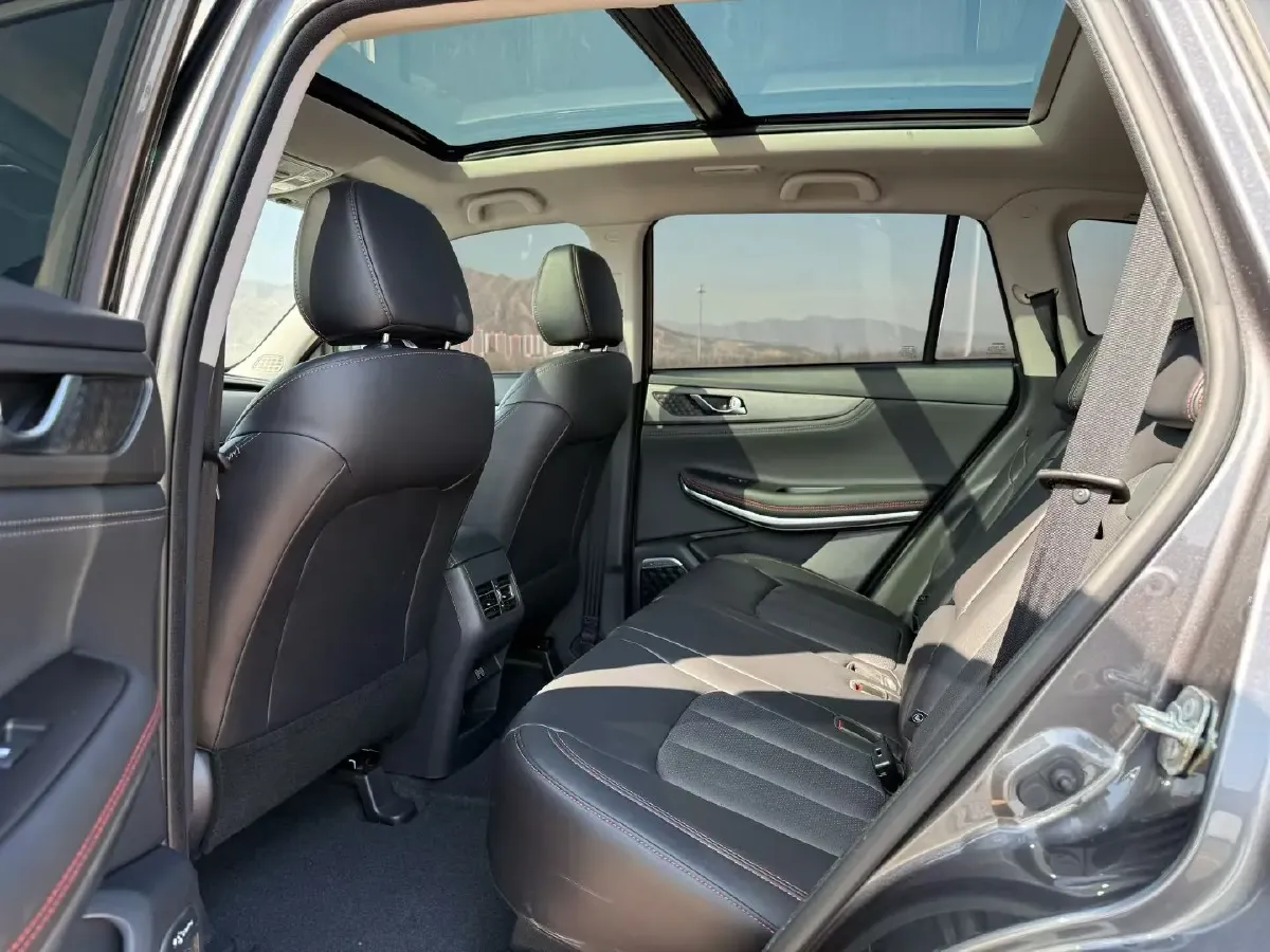 2022 ChangAn CS75 1.5T 180HP L4 7DCT,autocango,china used car exporter,china ev exporter,chinese used car exporter,chinese used ev exporter