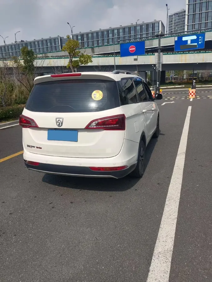 2019 BaoJun 730 1.5T 151HP L4 CVT,autocango,china used car exporter,china ev exporter,chinese used car exporter,chinese used ev exporter