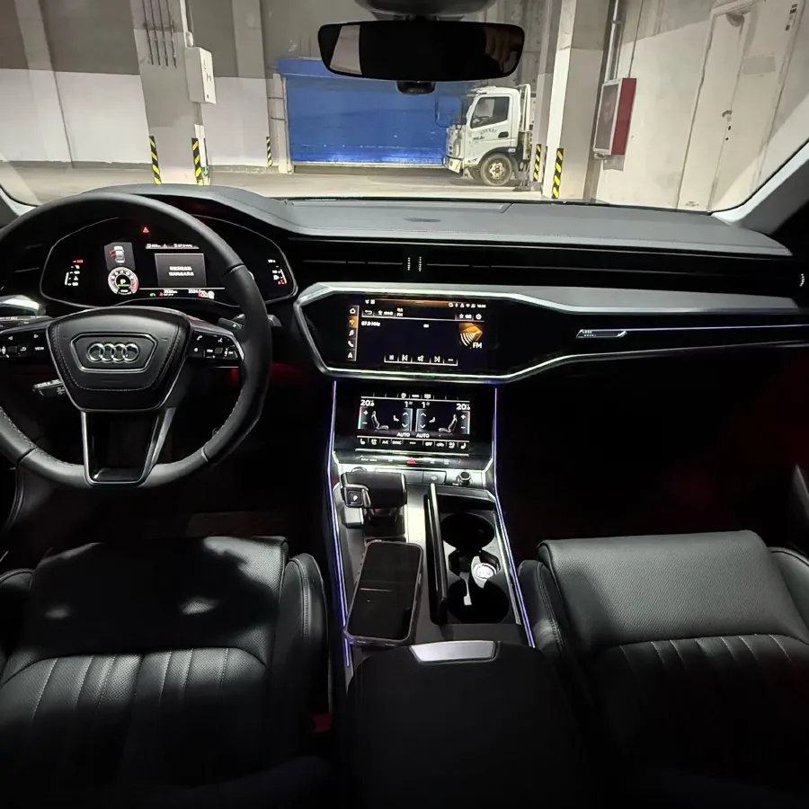 2025 Audi A6L 2.0T 245HP L4 7DCT,autocango,china used car exporter,china ev exporter,chinese used car exporter,chinese used ev exporter