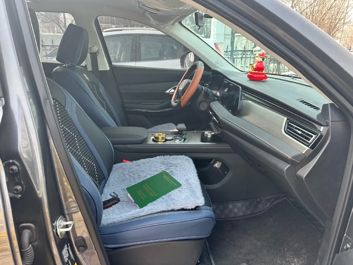 2024 ChangAn X7 PLUS 1.5T 170HP L4 6MT,autocango,china used car exporter,china ev exporter,chinese used car exporter,chinese used ev exporter