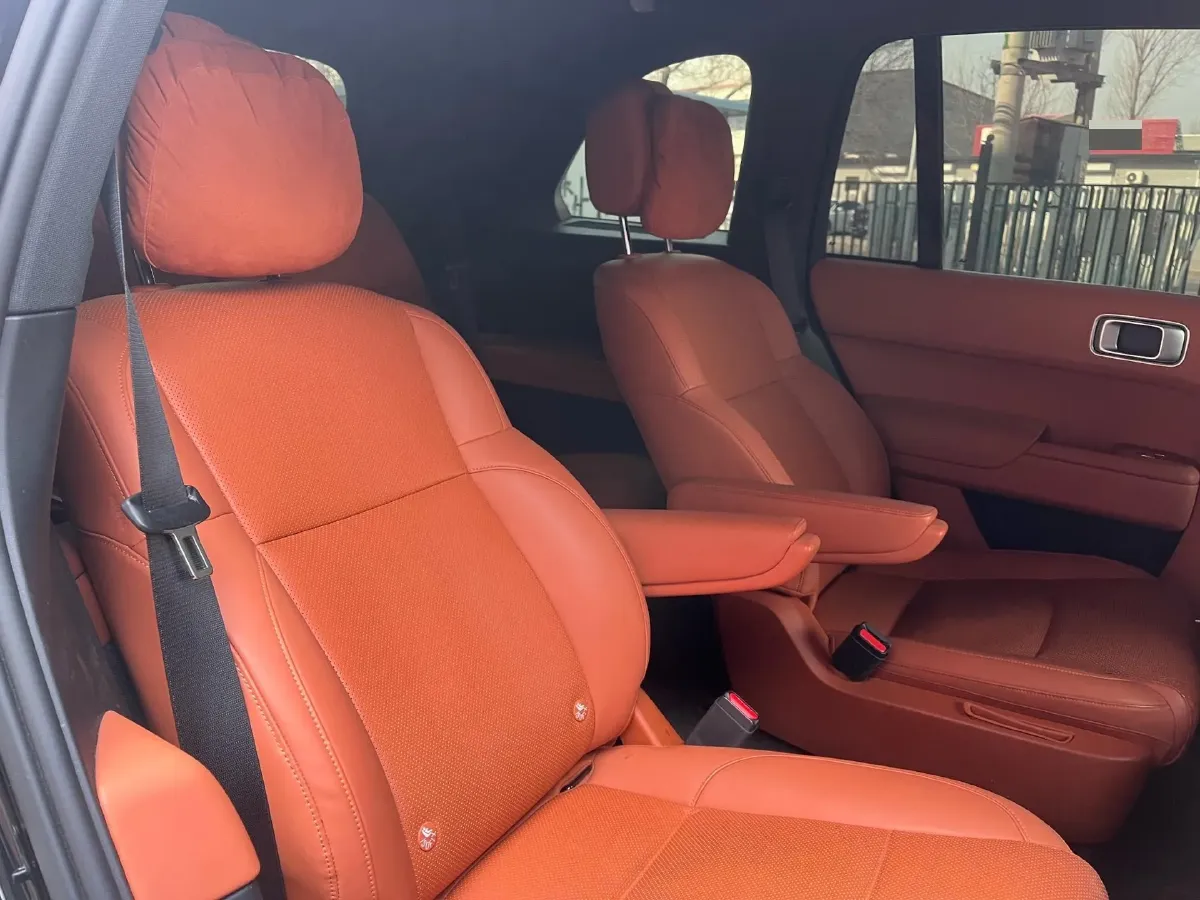 2023 Li L8 Range Extended 154HP REEV 40.9KWH,autocango,china used car exporter,china ev exporter,chinese used car exporter,chinese used ev exporter