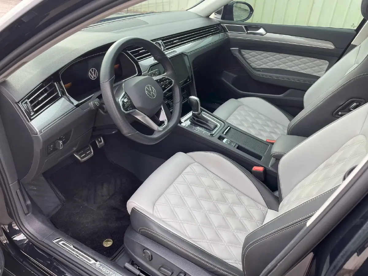 2023 Volkswagen Magotan 2.0T 186HP L4 7DCT,autocango,china used car exporter,china ev exporter,chinese used car exporter,chinese used ev exporter