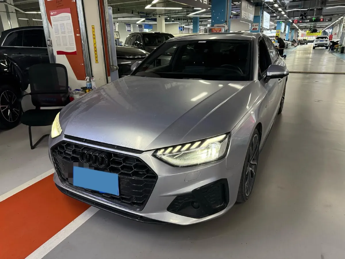 2023 Audi A4L 2.0T 190HP L4 7DCT,autocango,china used car exporter,china ev exporter,chinese used car exporter,chinese used ev exporter