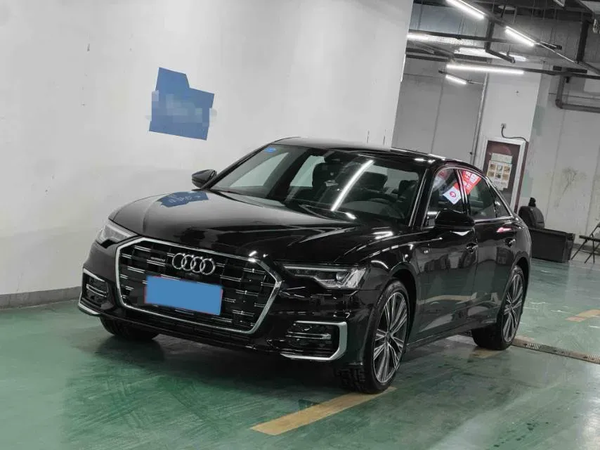 2025 Audi A6L 2.0T 245HP L4 7DCT,autocango,china used car exporter,china ev exporter,chinese used car exporter,chinese used ev exporter