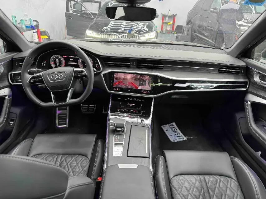 2025 Audi A6L 2.0T 245HP L4 7DCT,autocango,china used car exporter,china ev exporter,chinese used car exporter,chinese used ev exporter