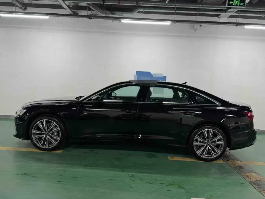 2025 Audi A6L 2.0T 245HP L4 7DCT,autocango,china used car exporter,china ev exporter,chinese used car exporter,chinese used ev exporter