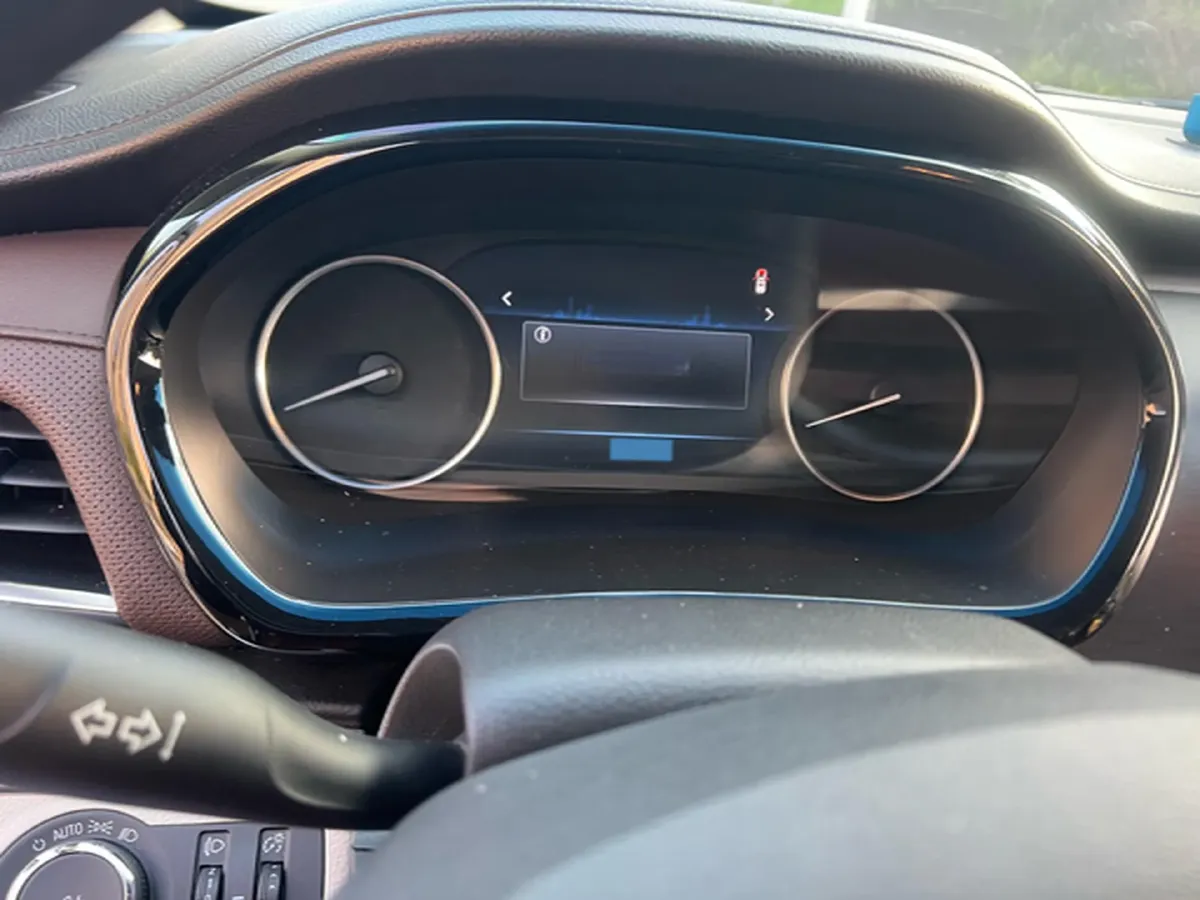 2023 Buick GL8 2.0T 237HP L4 9AT,autocango,china used car exporter,china ev exporter,chinese used car exporter,chinese used ev exporter