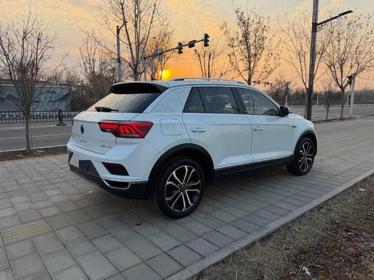 2021 Volkswagen T-Roc 1.4T 150HP L4 7DCT,autocango,china used car exporter,china ev exporter,chinese used car exporter,chinese used ev exporter