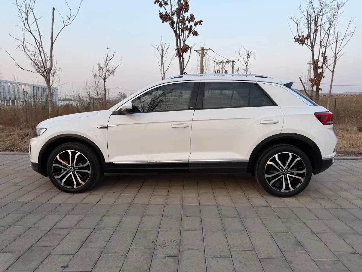 2021 Volkswagen T-Roc 1.4T 150HP L4 7DCT,autocango,china used car exporter,china ev exporter,chinese used car exporter,chinese used ev exporter
