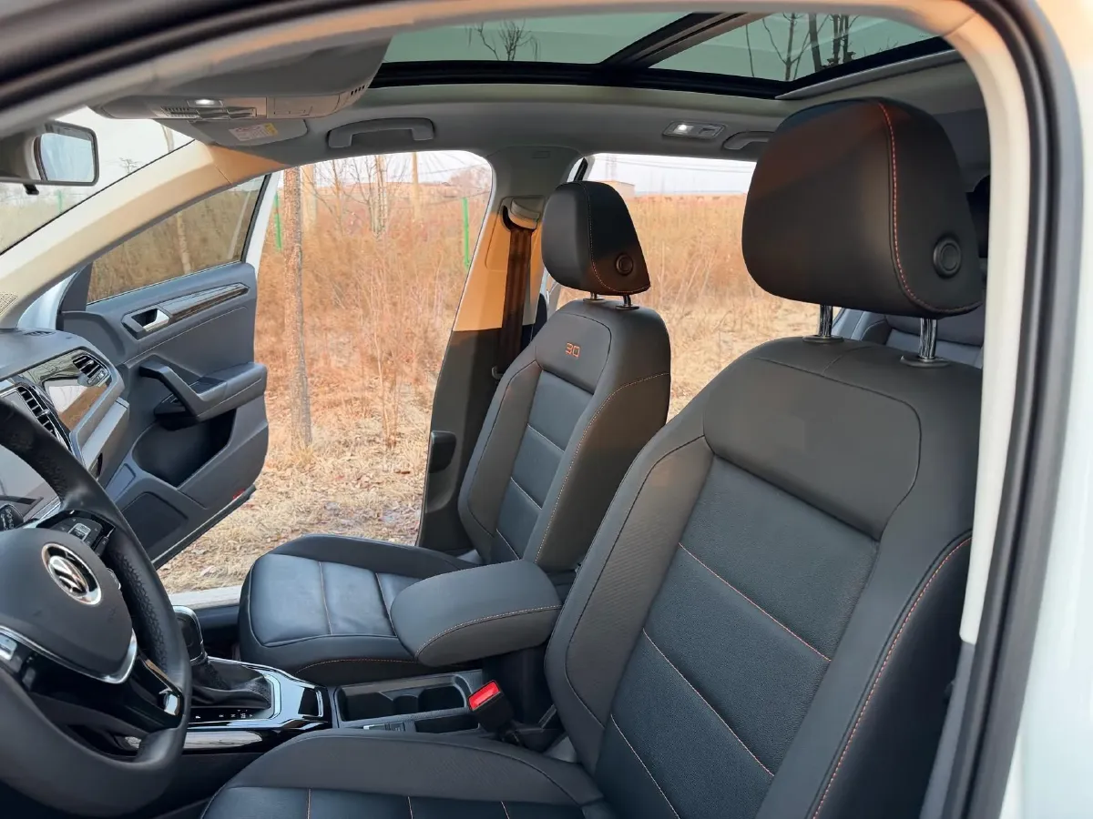 2021 Volkswagen T-Roc 1.4T 150HP L4 7DCT,autocango,china used car exporter,china ev exporter,chinese used car exporter,chinese used ev exporter