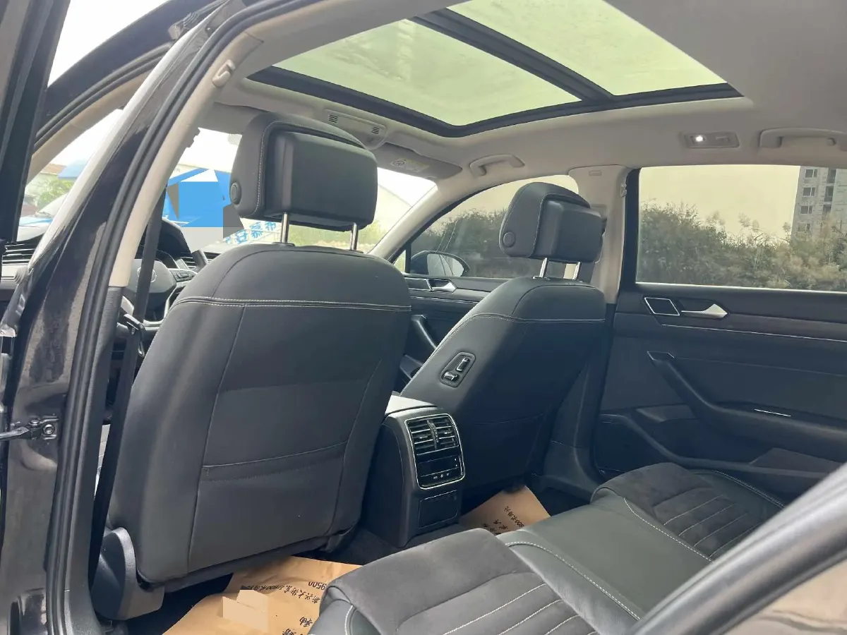 2021 Volkswagen Magotan 2.0T 186HP L4 7DCT,autocango,china used car exporter,china ev exporter,chinese used car exporter,chinese used ev exporter