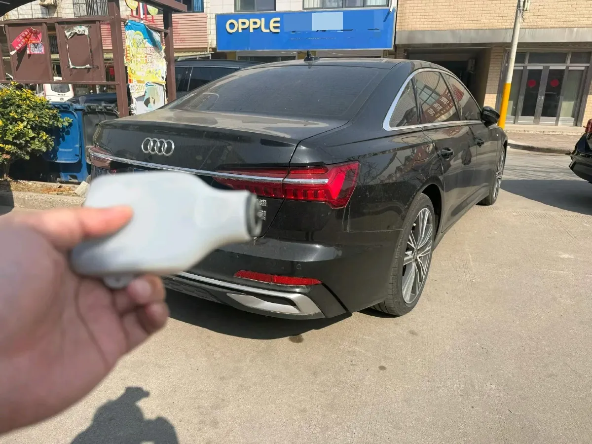 2023 Audi A6L 2.0T 245HP L4 7DCT,autocango,china used car exporter,china ev exporter,chinese used car exporter,chinese used ev exporter