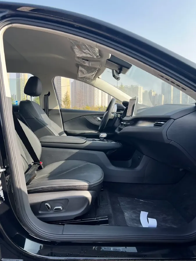 2023 HongQi E-QM5 BEV 54KWH,autocango,china used car exporter,china ev exporter,chinese used car exporter,chinese used ev exporter