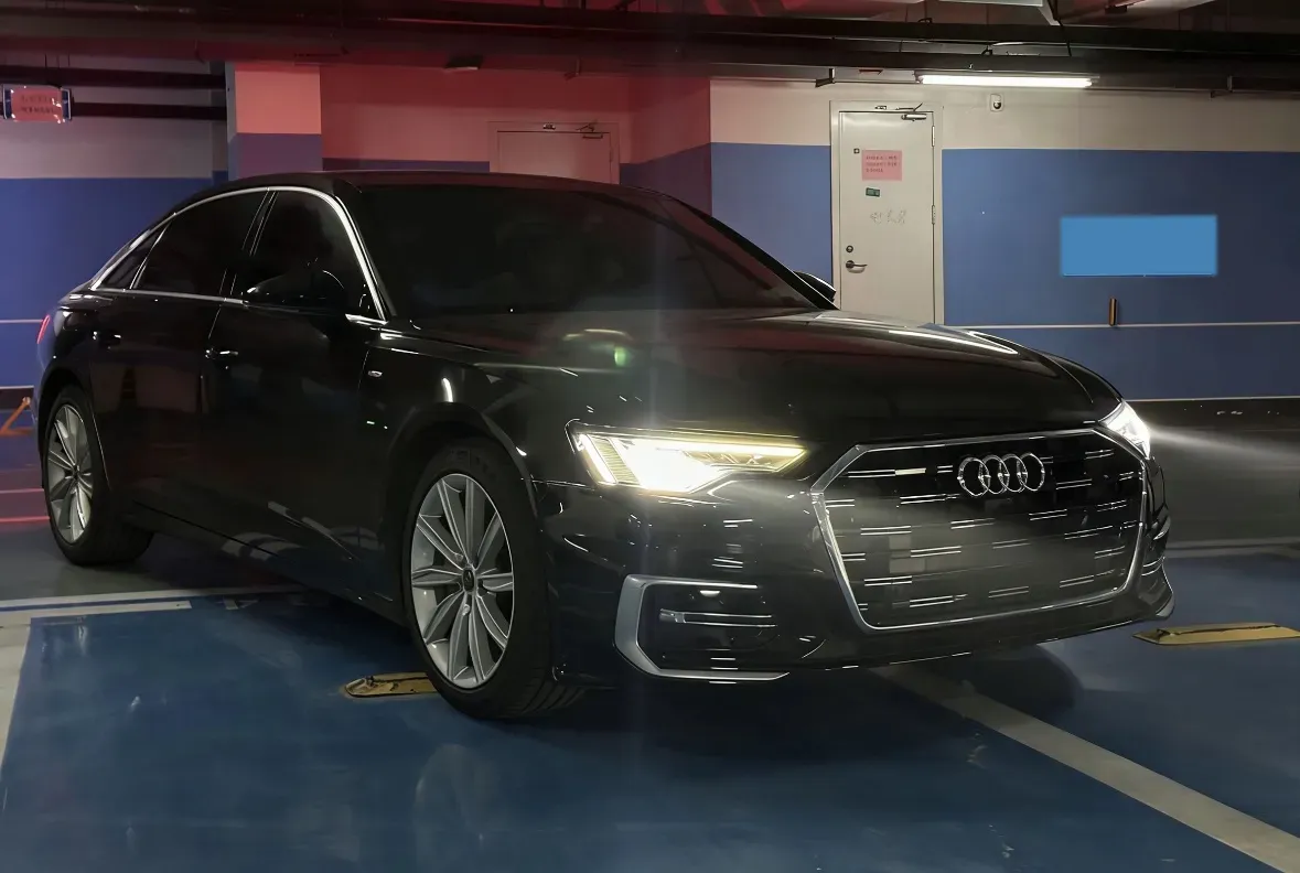 2023 Audi A6L 2.0T 245HP L4 7DCT,autocango,china used car exporter,china ev exporter,chinese used car exporter,chinese used ev exporter
