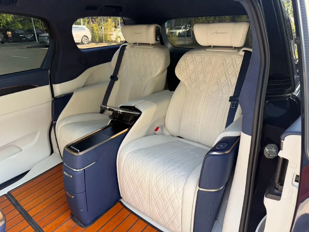 2021 Buick GL8 2.0T 237HP L4 9AT,autocango,china used car exporter,china ev exporter,chinese used car exporter,chinese used ev exporter