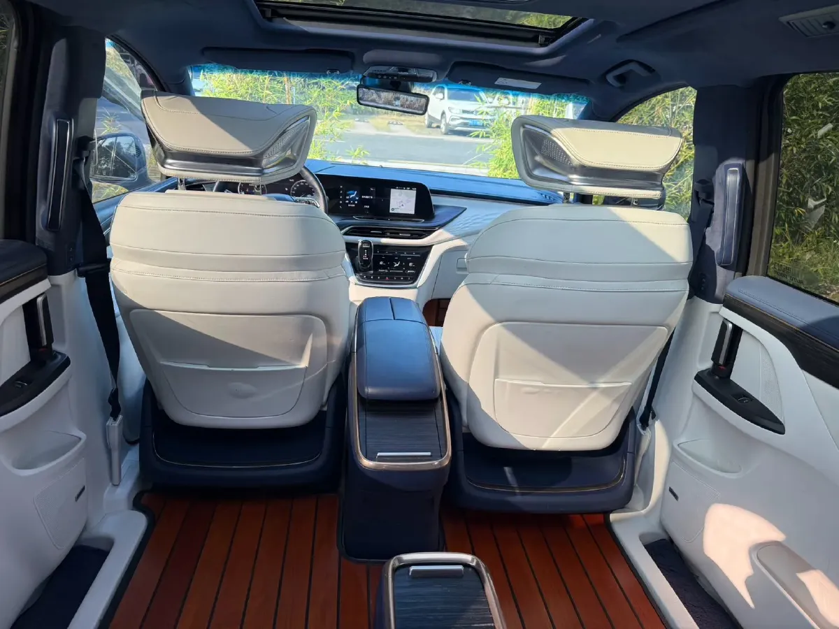 2021 Buick GL8 2.0T 237HP L4 9AT,autocango,china used car exporter,china ev exporter,chinese used car exporter,chinese used ev exporter