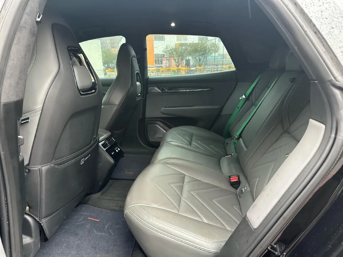 2023 Zeekr 001 BEV 86KWH,autocango,china used car exporter,china ev exporter,chinese used car exporter,chinese used ev exporter