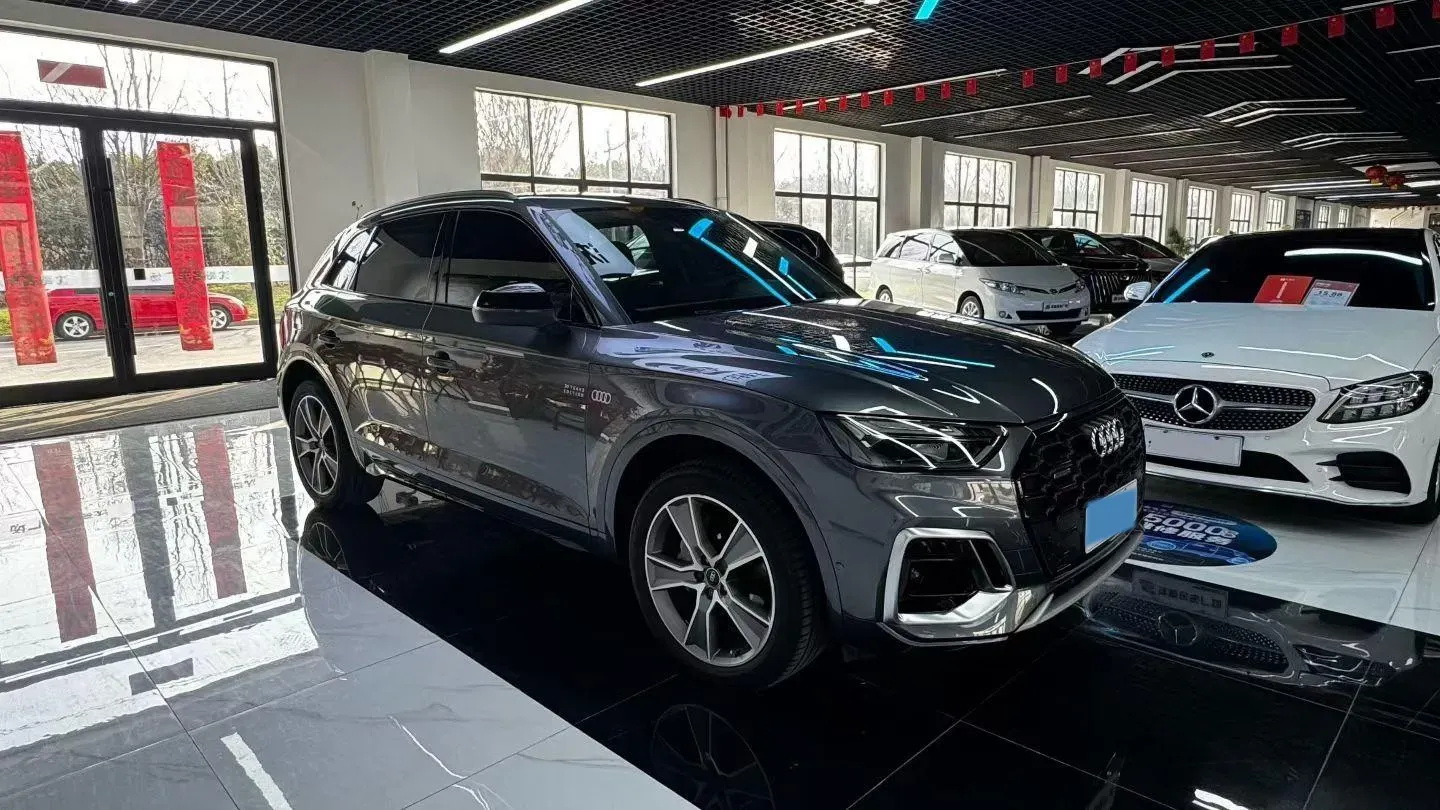 2021 Audi Q5L 2.0T 190HP L4 7DCT,autocango,china used car exporter,china ev exporter,chinese used car exporter,chinese used ev exporter