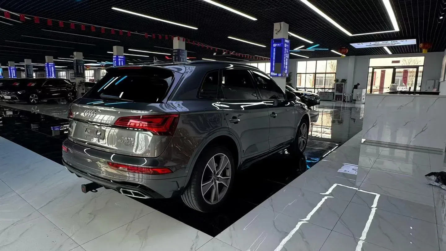 2021 Audi Q5L 2.0T 190HP L4 7DCT,autocango,china used car exporter,china ev exporter,chinese used car exporter,chinese used ev exporter
