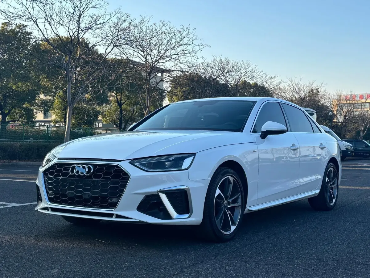 2020 Audi A4L 2.0T 190HP L4 7DCT,autocango,china used car exporter,china ev exporter,chinese used car exporter,chinese used ev exporter