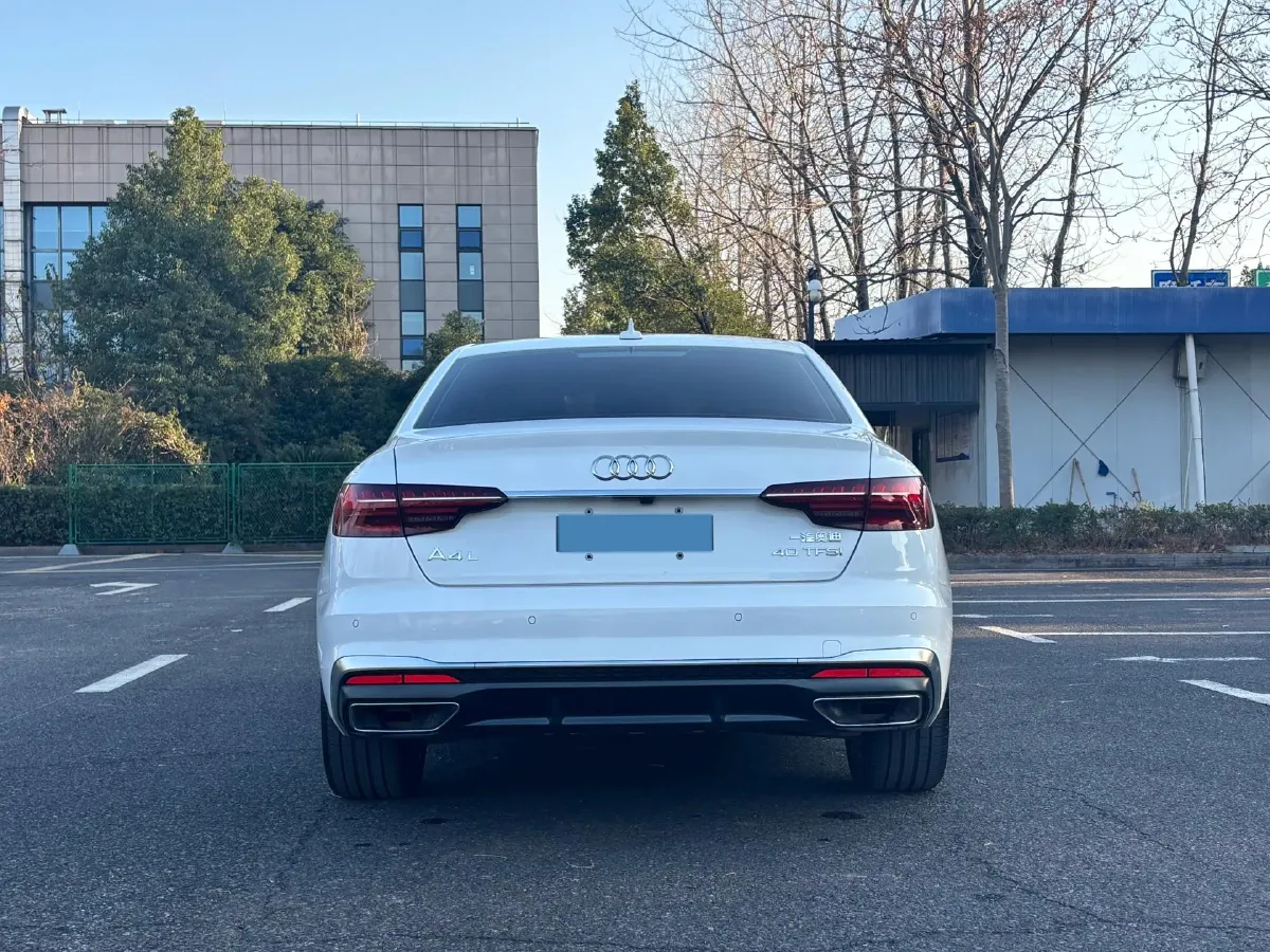 2020 Audi A4L 2.0T 190HP L4 7DCT,autocango,china used car exporter,china ev exporter,chinese used car exporter,chinese used ev exporter