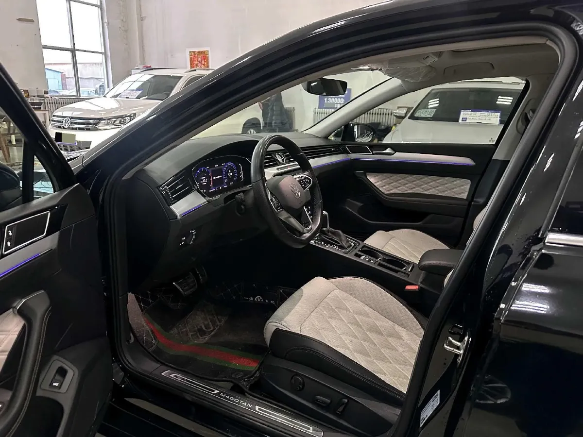2023 Volkswagen Magotan 2.0T 186HP L4 7DCT,autocango,china used car exporter,china ev exporter,chinese used car exporter,chinese used ev exporter