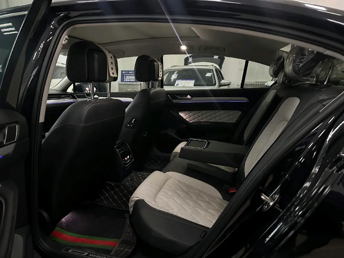 2023 Volkswagen Magotan 2.0T 186HP L4 7DCT,autocango,china used car exporter,china ev exporter,chinese used car exporter,chinese used ev exporter
