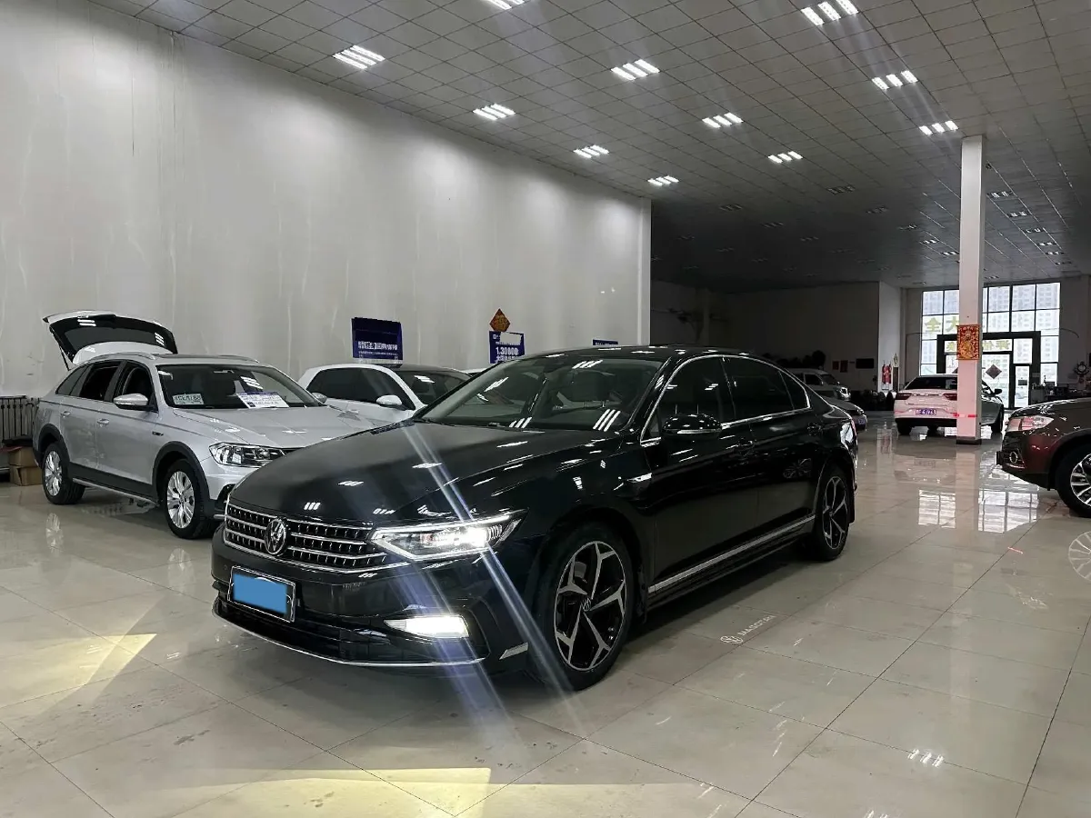 2023 Volkswagen Magotan 2.0T 186HP L4 7DCT,autocango,china used car exporter,china ev exporter,chinese used car exporter,chinese used ev exporter