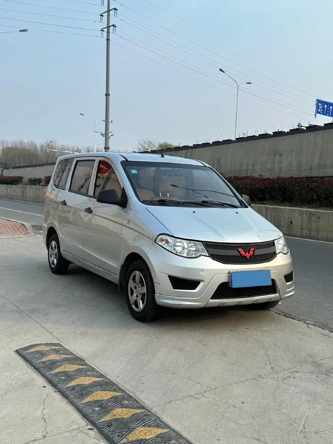 2018 WuLing HongGuang 1.5L 105HP L4 5MT,autocango,china used car exporter,china ev exporter,chinese used car exporter,chinese used ev exporter