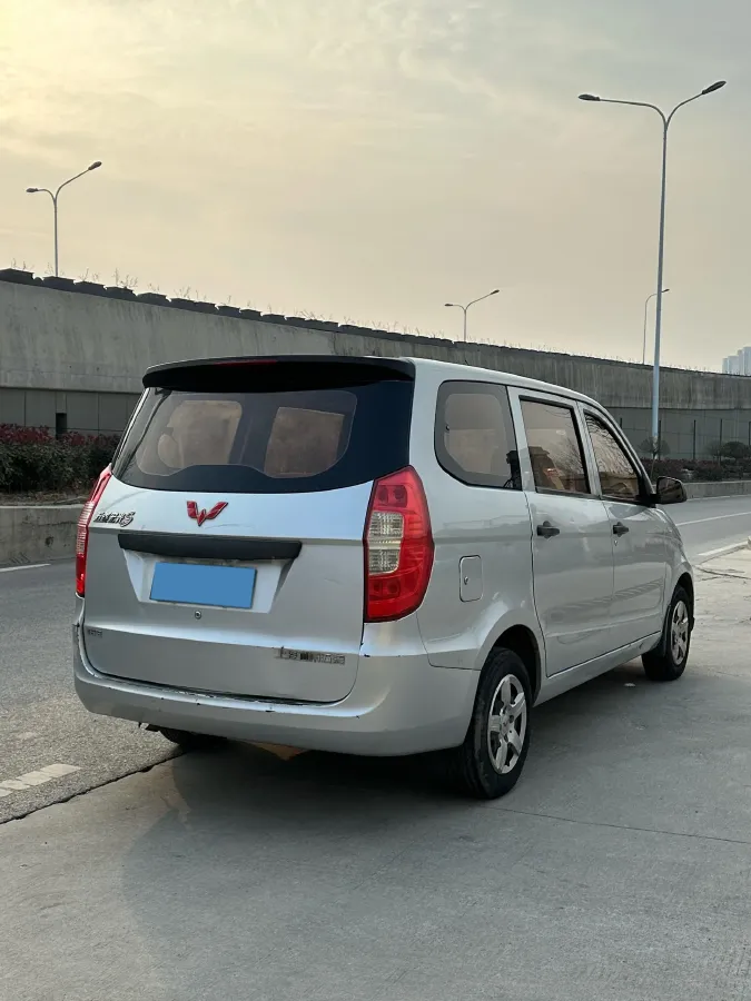 2018 WuLing HongGuang 1.5L 105HP L4 5MT,autocango,china used car exporter,china ev exporter,chinese used car exporter,chinese used ev exporter