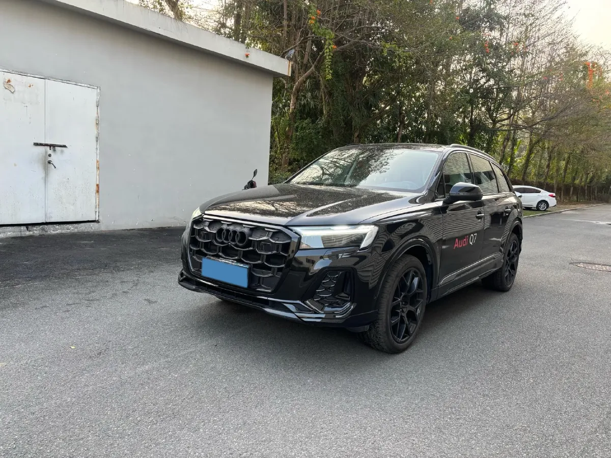 2024 Audi Q7 2.0T 265HP L4 8AT,autocango,china used car exporter,china ev exporter,chinese used car exporter,chinese used ev exporter