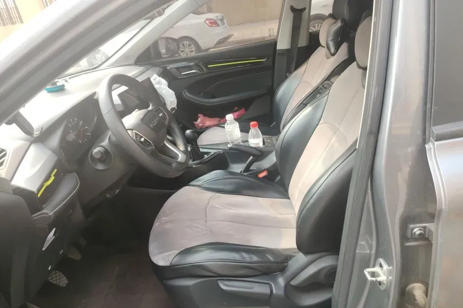 2021 Roewe i5 1.5L 120HP L4 5MT,autocango,china used car exporter,china ev exporter,chinese used car exporter,chinese used ev exporter