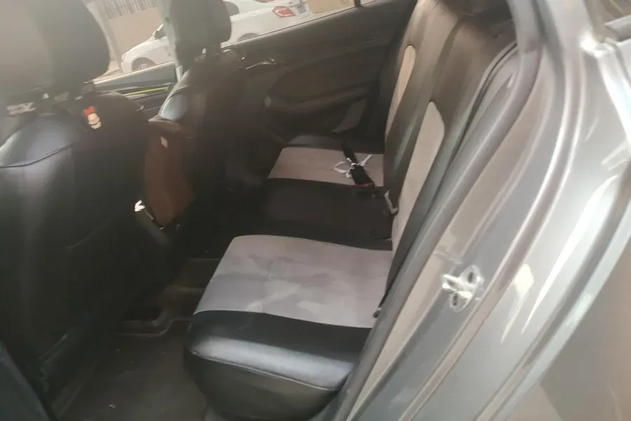 2021 Roewe i5 1.5L 120HP L4 5MT,autocango,china used car exporter,china ev exporter,chinese used car exporter,chinese used ev exporter