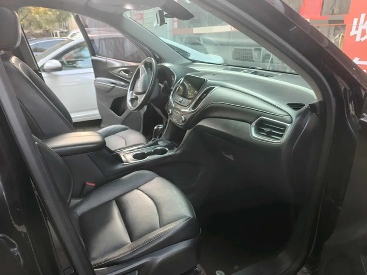 2018 Chevrolet Equinox 2.0T 260HP L4 9AT,autocango,china used car exporter,china ev exporter,chinese used car exporter,chinese used ev exporter