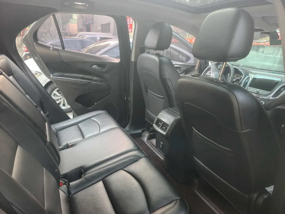 2018 Chevrolet Equinox 2.0T 260HP L4 9AT,autocango,china used car exporter,china ev exporter,chinese used car exporter,chinese used ev exporter