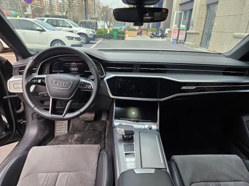2024 Audi A6L 2.0T 245HP L4 7DCT,autocango,china used car exporter,china ev exporter,chinese used car exporter,chinese used ev exporter