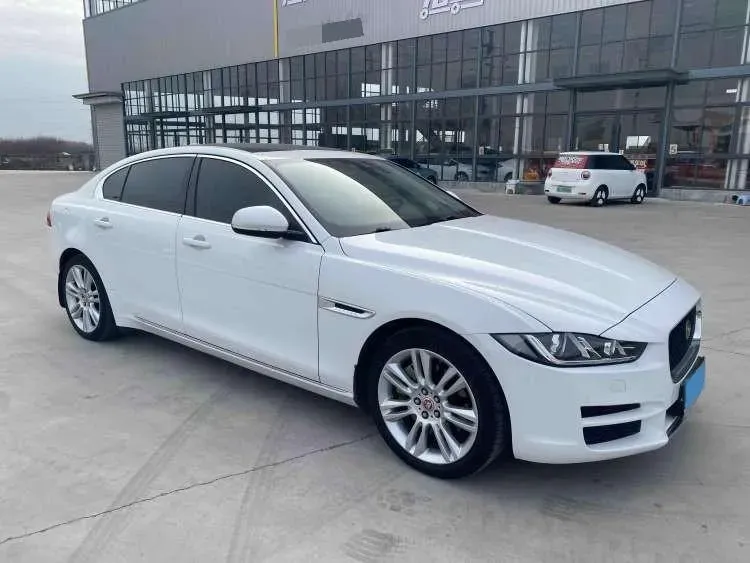 2018 Toyota Crown 2.0T 235HP L4 8AT,autocango,china used car exporter,china ev exporter,chinese used car exporter,chinese used ev exporter