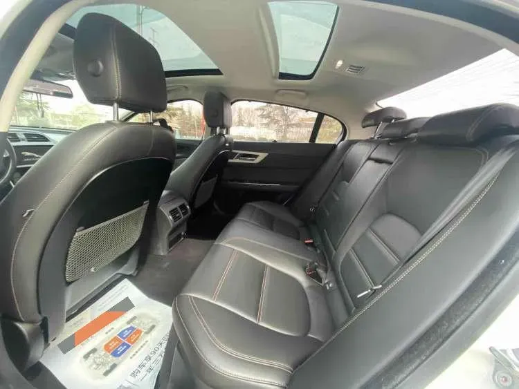 2018 Toyota Crown 2.0T 235HP L4 8AT,autocango,china used car exporter,china ev exporter,chinese used car exporter,chinese used ev exporter