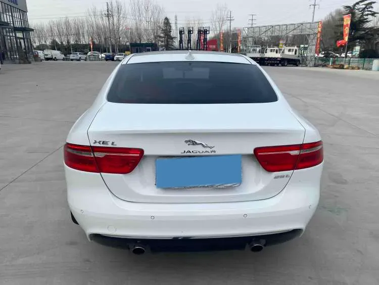 2018 Toyota Crown 2.0T 235HP L4 8AT,autocango,china used car exporter,china ev exporter,chinese used car exporter,chinese used ev exporter