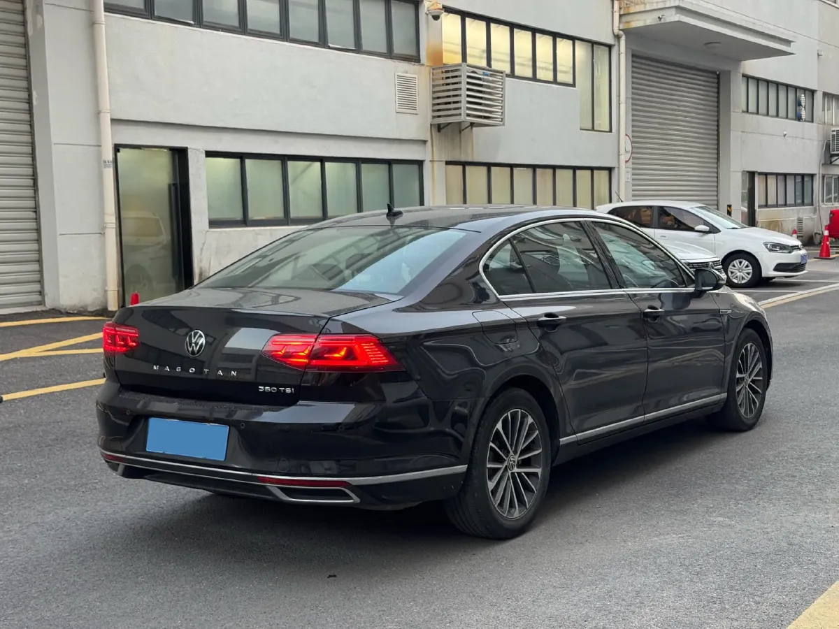 2020 Volkswagen Magotan 2.0T 220HP L4 7DCT,autocango,china used car exporter,china ev exporter,chinese used car exporter,chinese used ev exporter