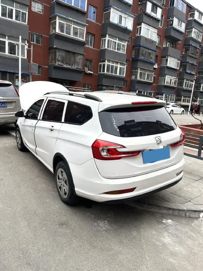 2017 BaoJun 310W 1.5L 112HP L4 6MT,autocango,china used car exporter,china ev exporter,chinese used car exporter,chinese used ev exporter